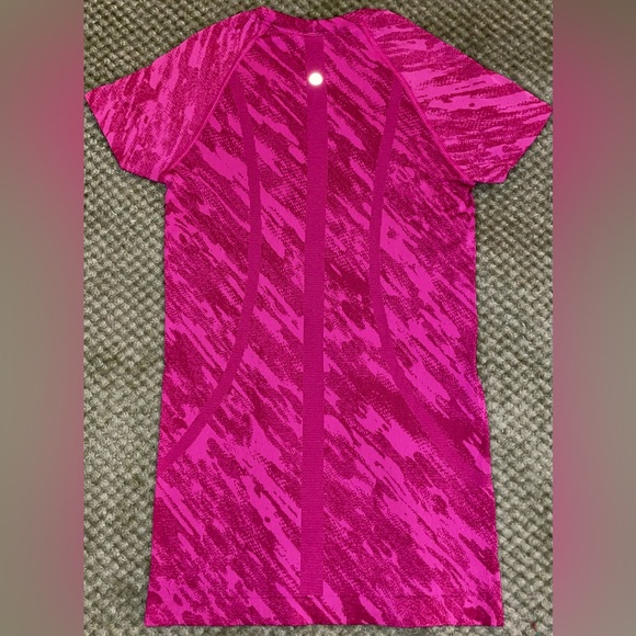 Lululemon Swiftly Tech short sleeve - Picture 2 of 4